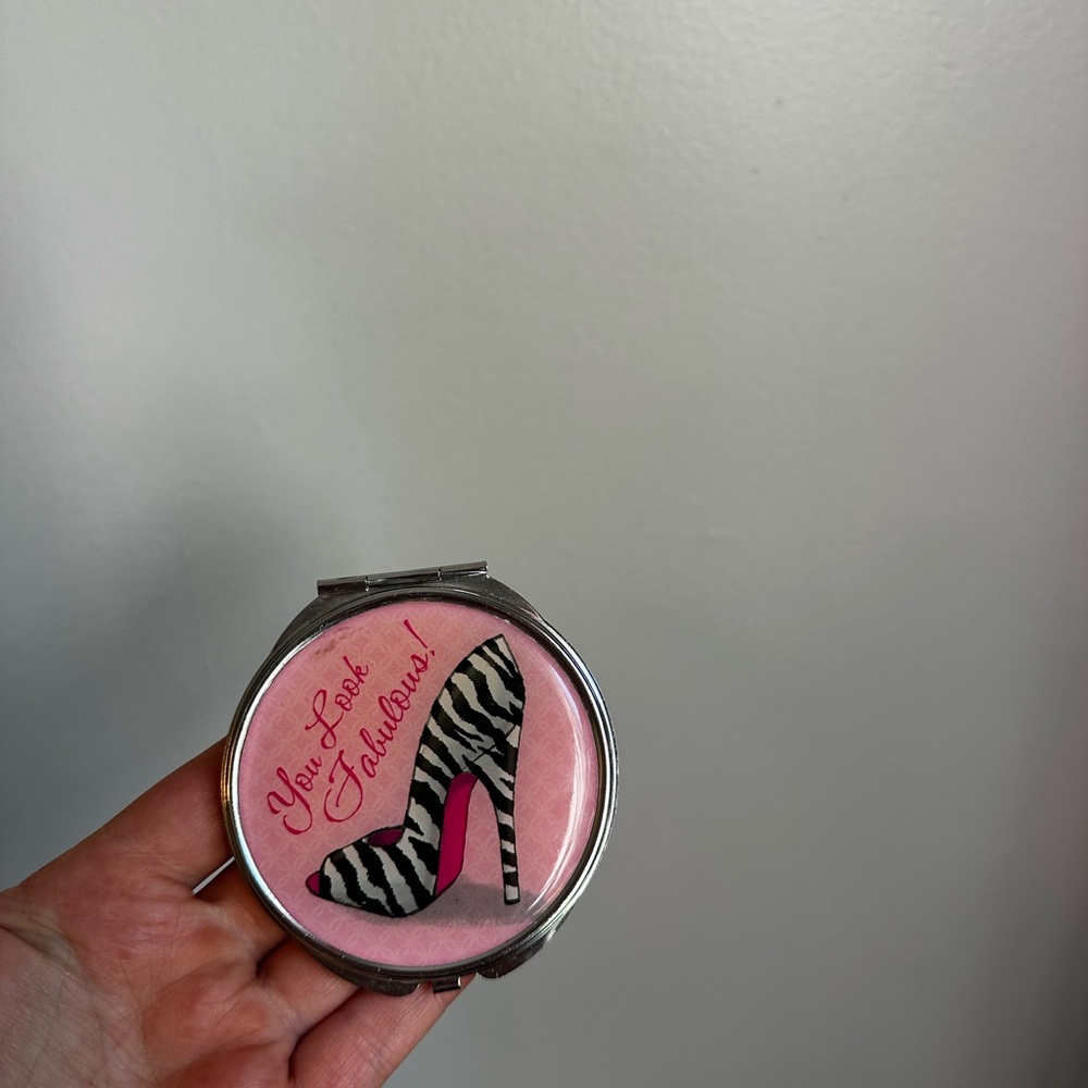 Compact Mirror - Picture 5 of 6